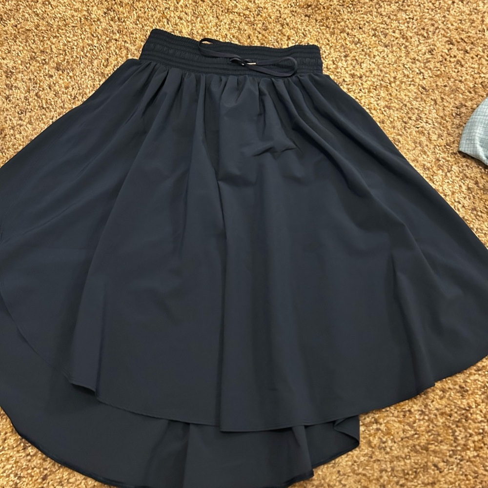 Lululemon Elegant Navy Blue Women's Skirt